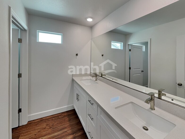 Building Photo - 9146 Taft Point Ct