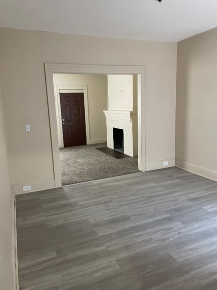 Building Photo - 334 Robbins Ave