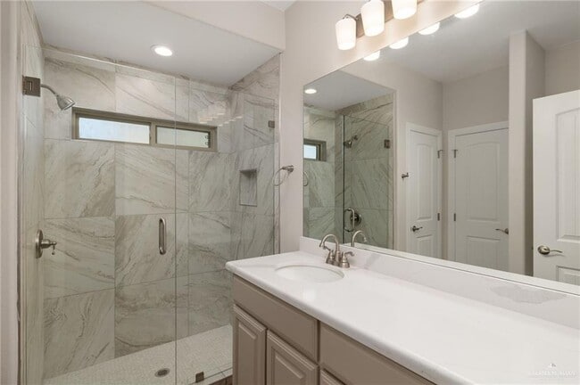 Building Photo - 17 Highland Ave