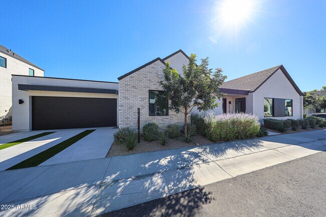 Building Photo - 6329 N 10th Dr