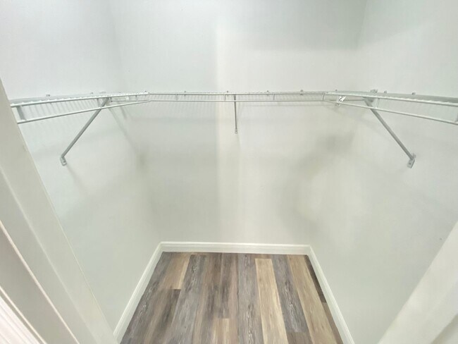 Building Photo - 2439 Harbor Town Dr