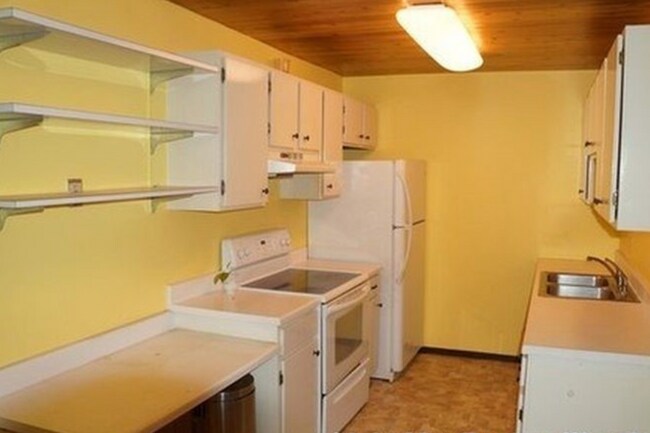 Building Photo - 175 county road b2 E