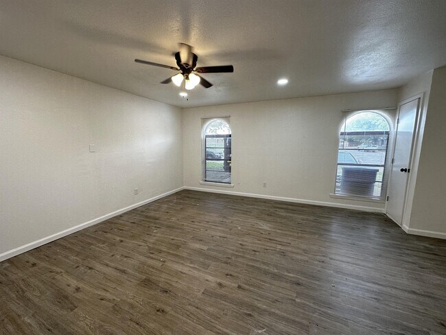 Building Photo - 1732 Americana Blvd