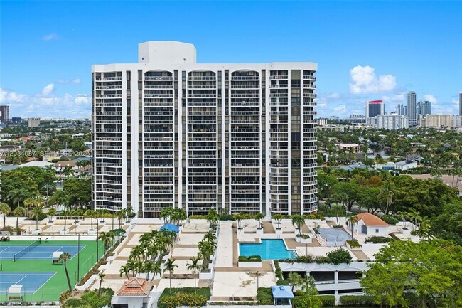 Building Photo - 3640 Yacht Club Dr