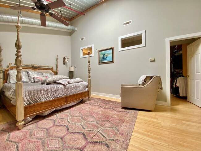 Building Photo - 254 W Washington St