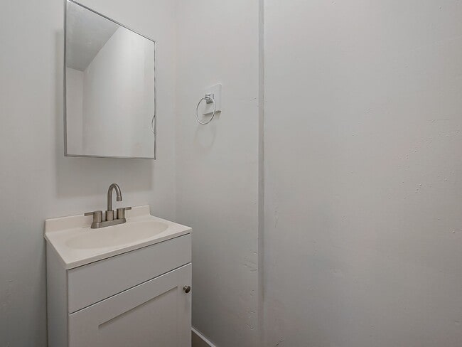 Building Photo - Beautifully Updated 4-Bedroom Home in the Heart of Ypsilanti