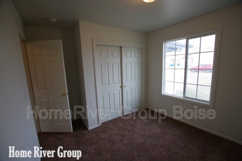 Building Photo - 793 Triumph Dr