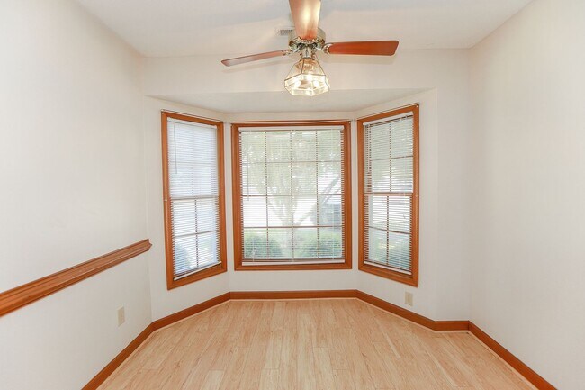 Building Photo - 200 Arabian Cir