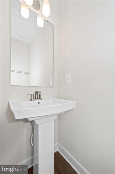 Building Photo - 19822 Habitat Ter