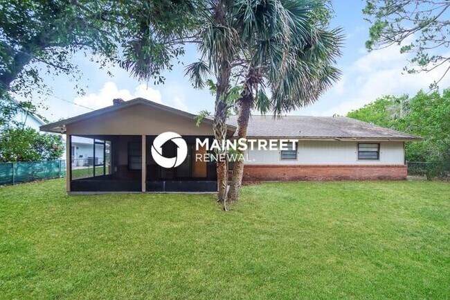 Building Photo - 3 Bedroom Pet-Friendly Home in Sebastian, ...