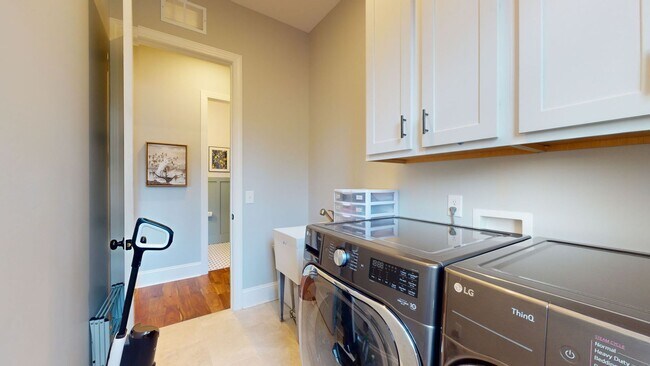 Building Photo - Luxury Home in gated Hampstead Community