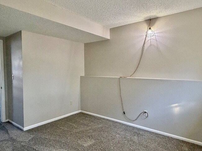 Building Photo - Charming Split-Level Oasis on a Quiet Cul-de-Sac Backing to Greenspace. New Carpet, New Paint and...