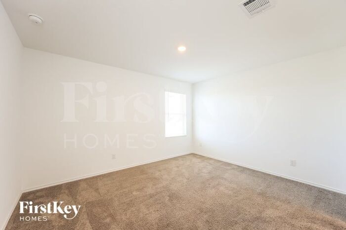 Building Photo - 1347 White Willow
