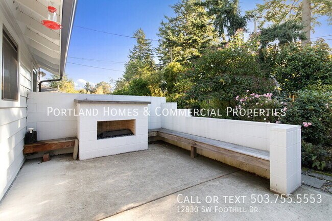 Building Photo - 12830 SW Foothill Dr