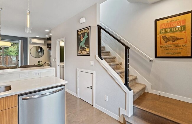 Building Photo - Dual Masters! Stunning Modern End-Unit Townhome in Buckman Bright, Airy & Designed for Comfort