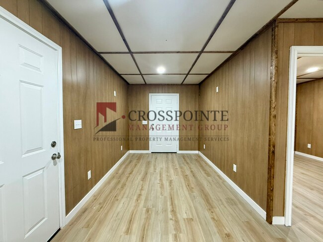 Building Photo - 1809 County Rd 27