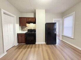 Building Photo - 552 Dixwell Ave