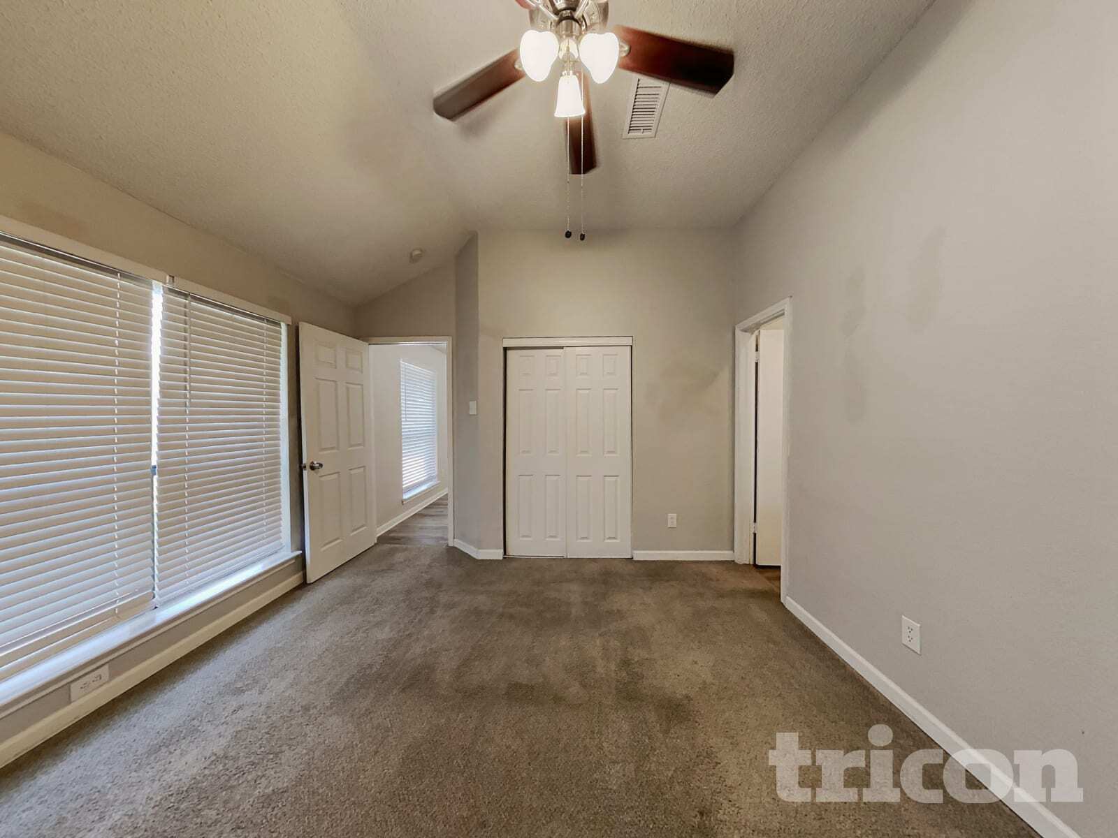 Building Photo - 212 Sunset Dr