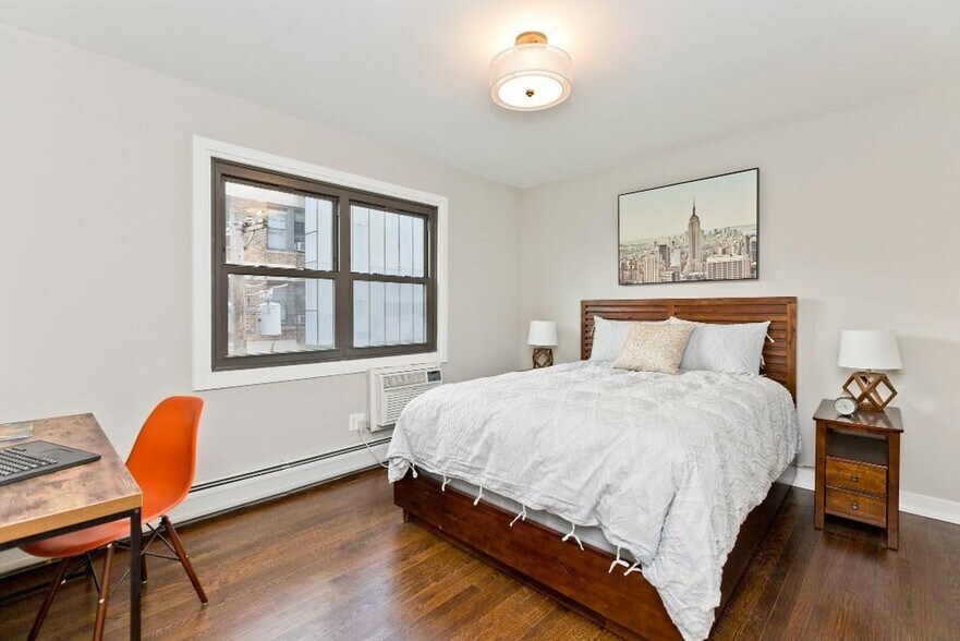 Building Photo - 5510 N Sheridan Rd