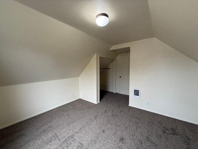 Building Photo - Updated Farm House