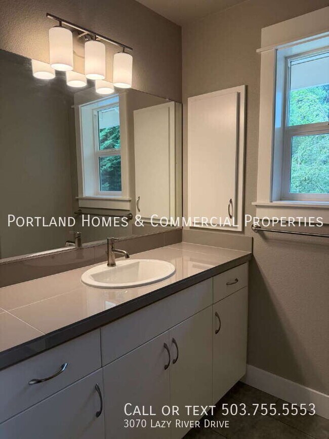 Building Photo - 3070 Lazy River Dr
