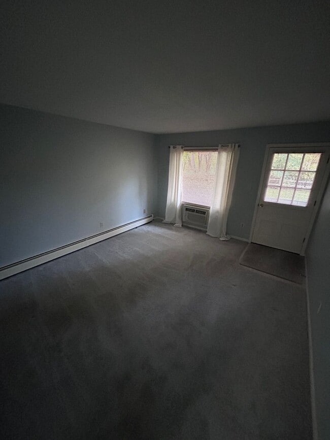 Building Photo - 3379 Division Ave SW