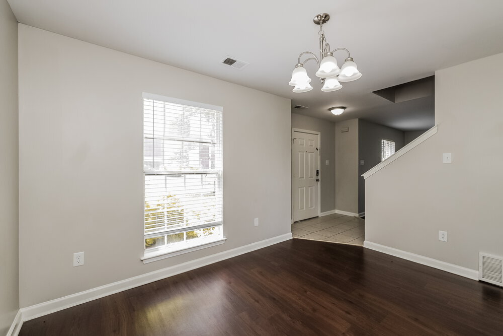 Building Photo - 906 Lakemont Dr