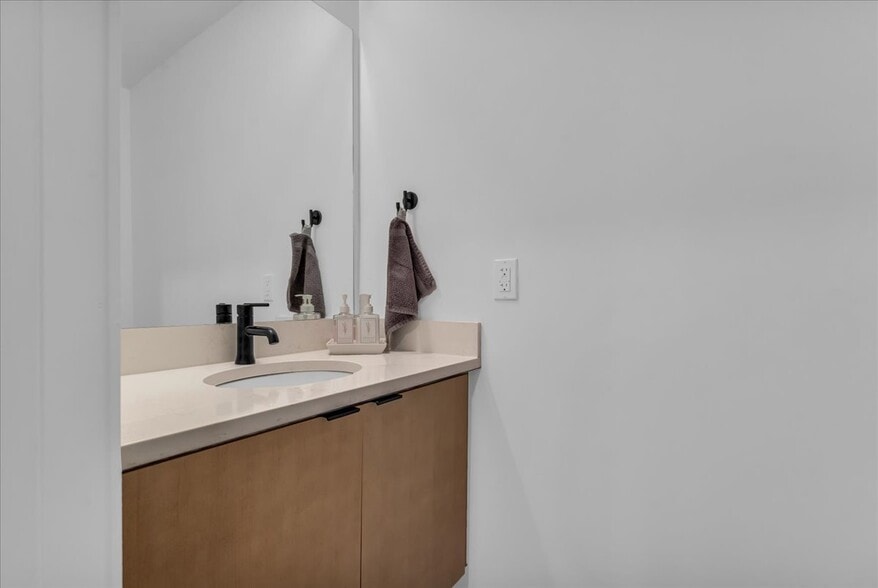 Building Photo - 7536 Churchill St