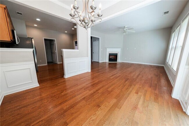 Building Photo - 4995 Berkeley Oak Dr