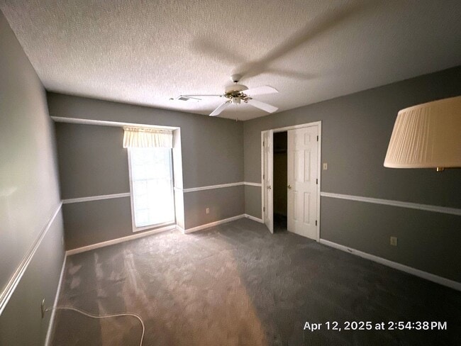 Building Photo - Live on the Lake in Lakeland!!