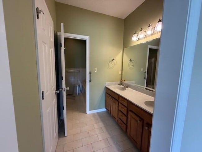 Building Photo - 222- Hanover Place Bev Roberts Rentals and...