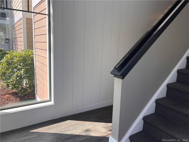 Building Photo - 60 Olcott Way