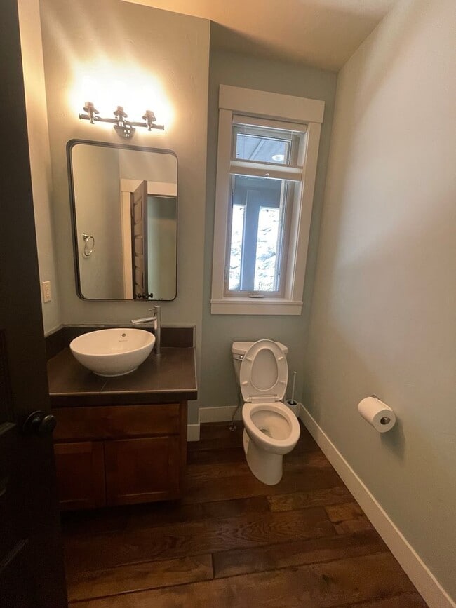 Building Photo - Gorgeous 4 Bedroom Home on Awbrey Butte!