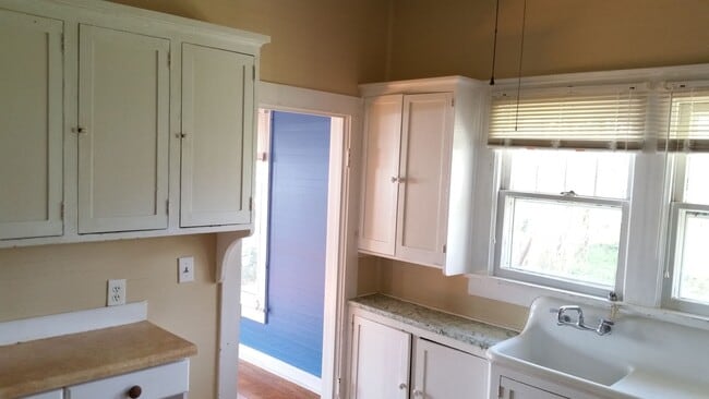 Building Photo - 3/1 Hilltop Cottage