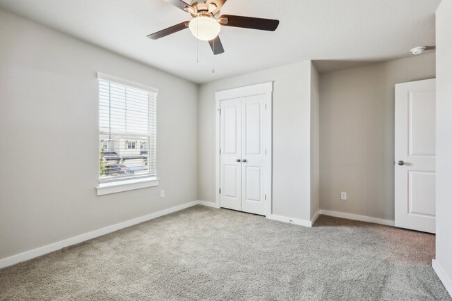 Building Photo - 2310 Calvert Dr