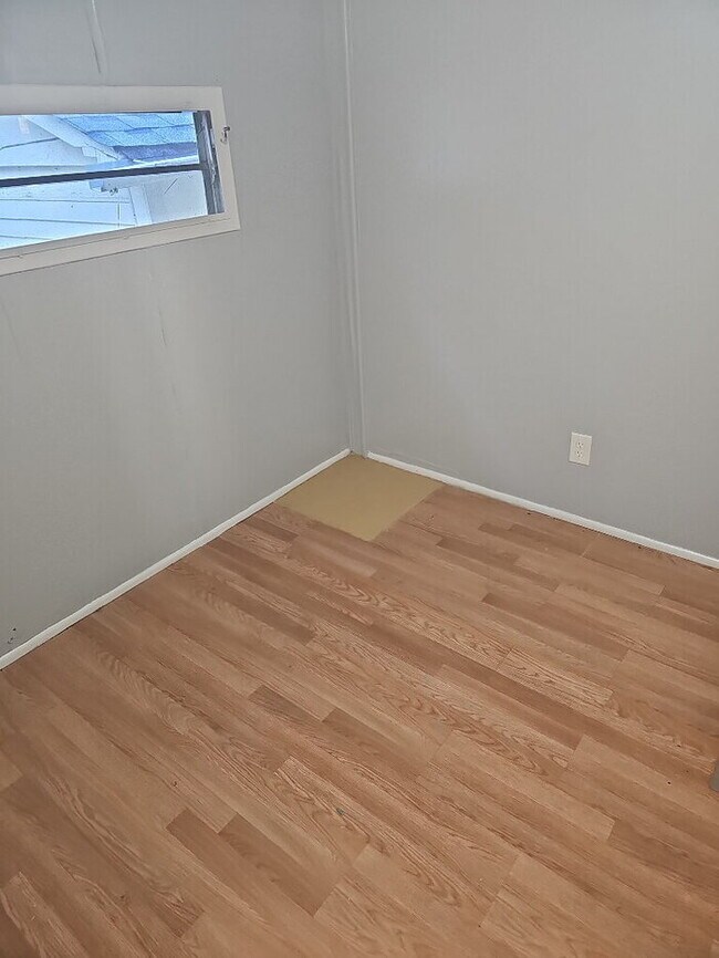 Building Photo - "Charming Greenville Retreat: Cozy 3-Bed, 2-Bath Home at 18 Whitehorse Rd Ext.!"