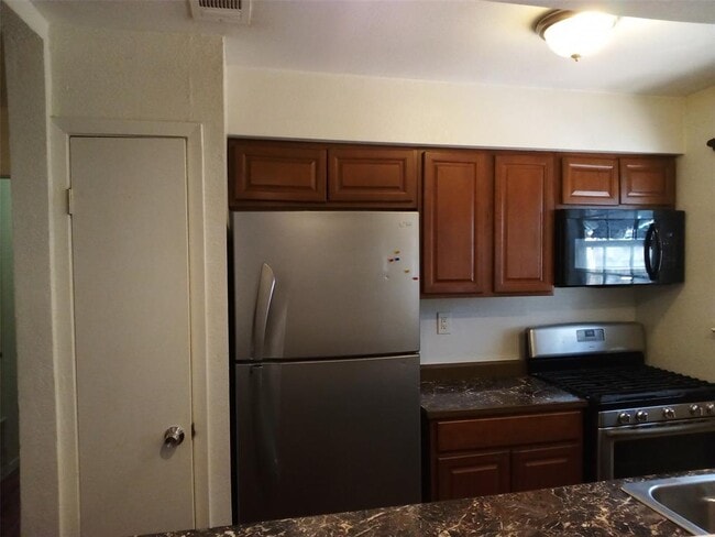 Building Photo - 907 Sirocco Dr