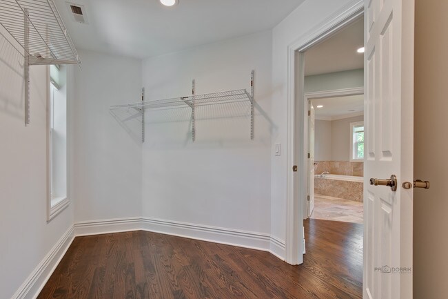 Building Photo - 24 Plymouth Ct