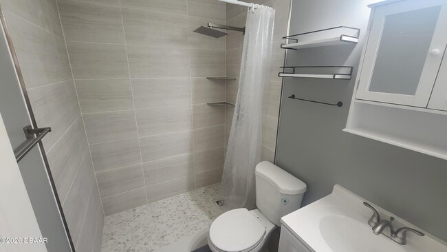 Building Photo - 1350 Jarecki Ave