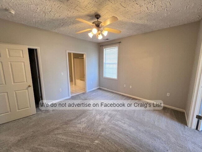 Building Photo - 4010 Bardstown Ct