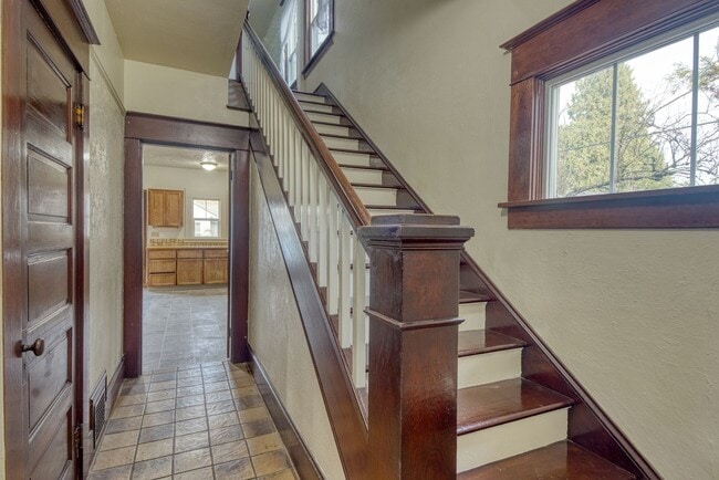 Building Photo - In the heart of Downtown Vancovuer