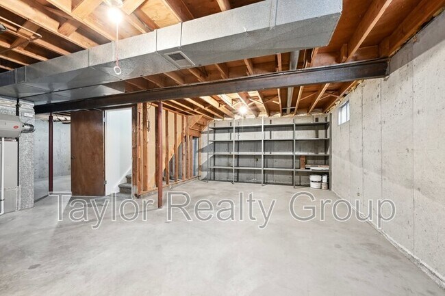 Building Photo - 3685 W 90th Pl