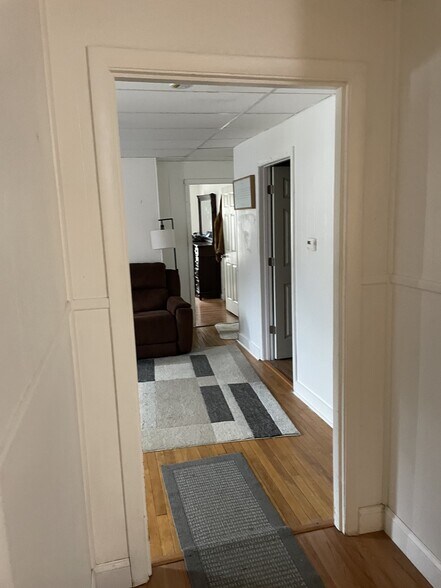 Building Photo - 8 Burrill St