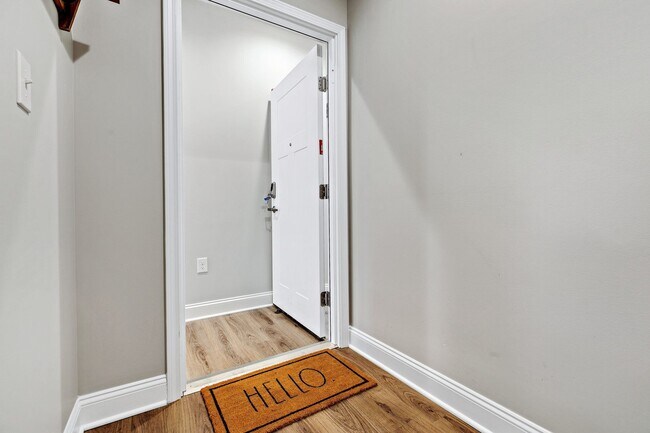 Building Photo - 534 Madison Ave
