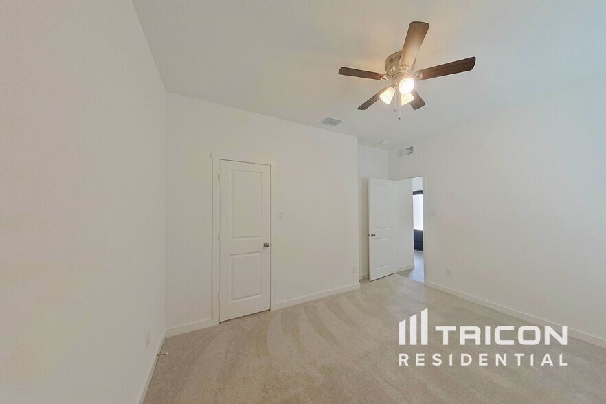 Building Photo - 1305 Francesca Dr