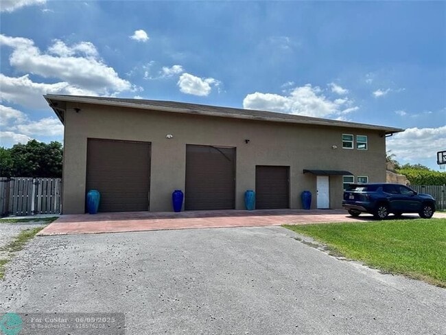 Building Photo - 1650 SW 117th Ave