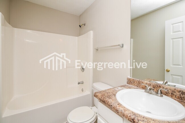 Building Photo - 270 Greenway Dr