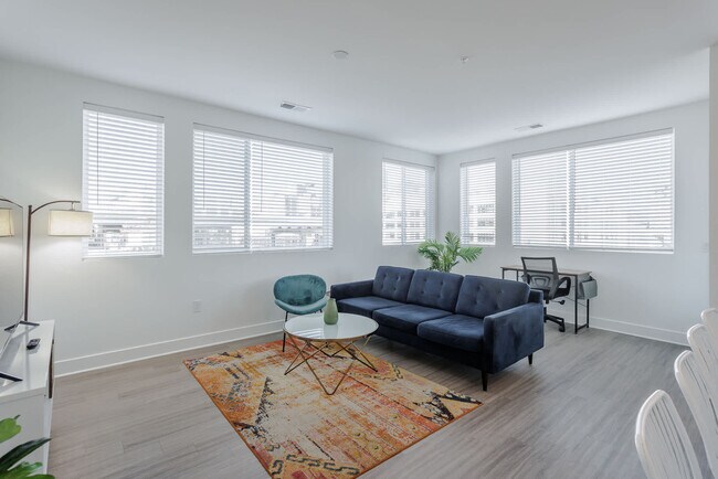 Building Photo - 228 Pike St