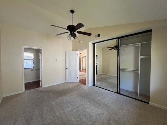 Building Photo - 856 Alyssum Ct