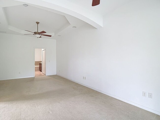 Building Photo - 7611 Helen White Ln